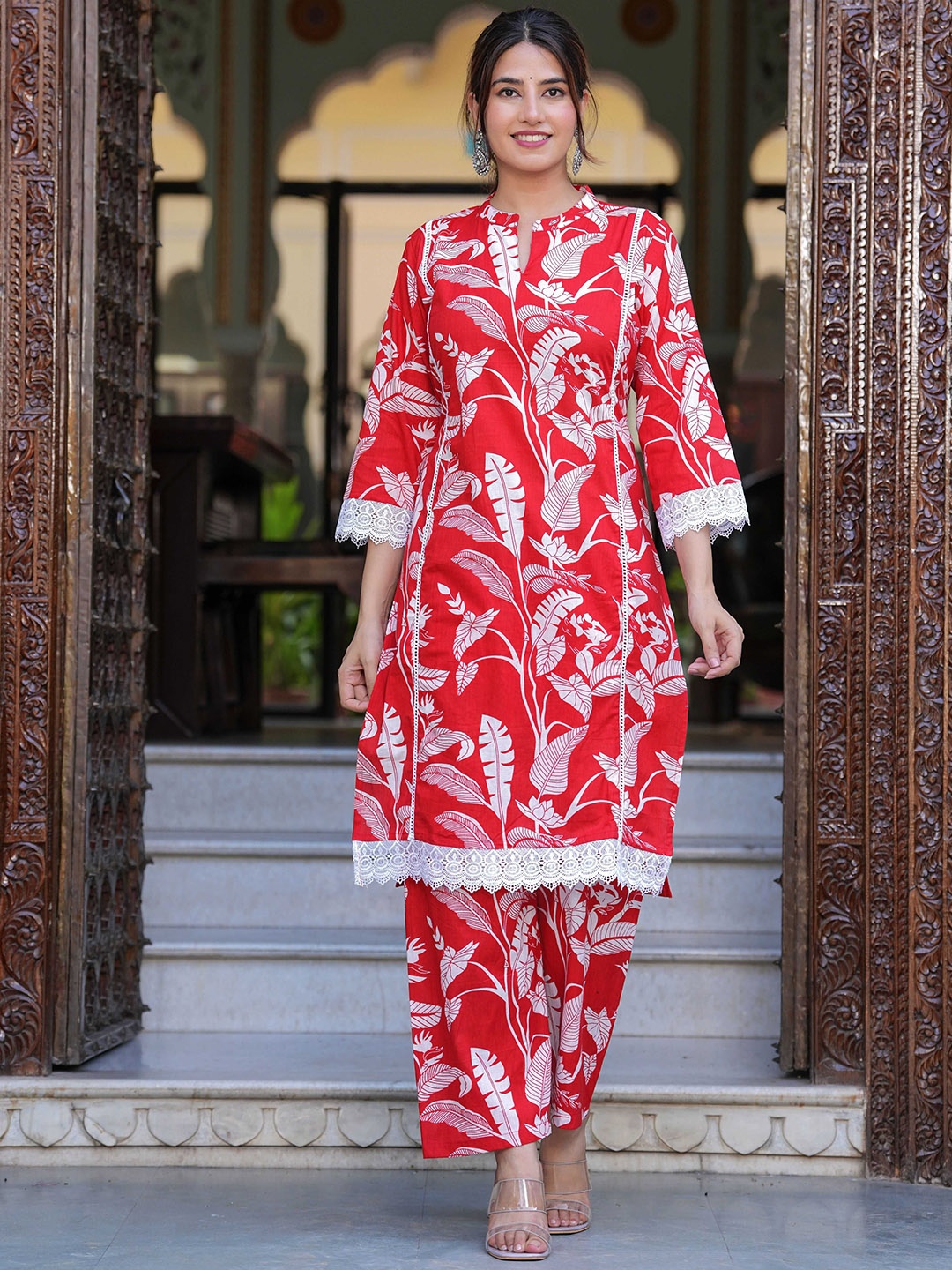 

FCV Floral Printed Pure Cotton Kurta with Trousers, Red