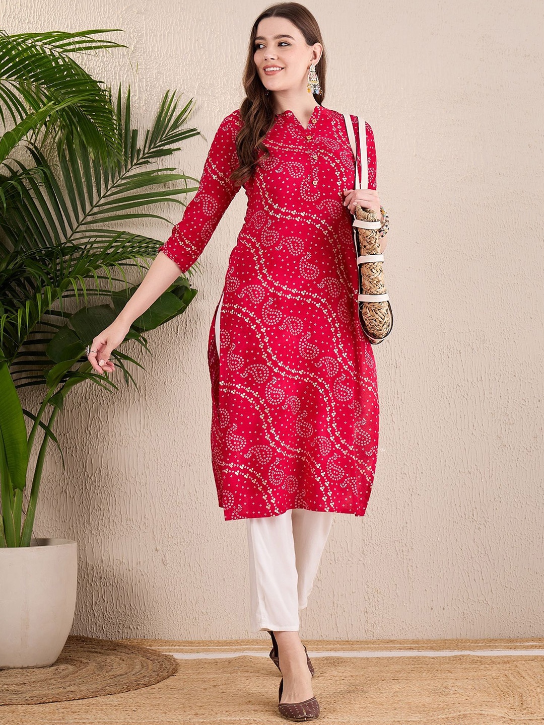 

Anouk Ethnic Motifs Mandarin Collar Straight Kurta, Red