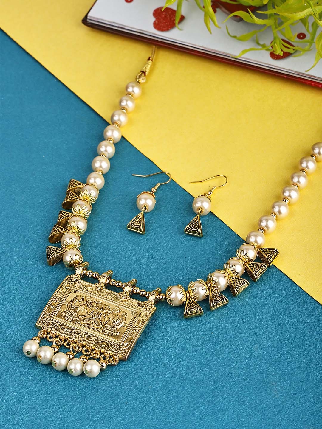 

SUNHARI Pearls Beaded Square Ganesh Design Jewellery Set, Gold