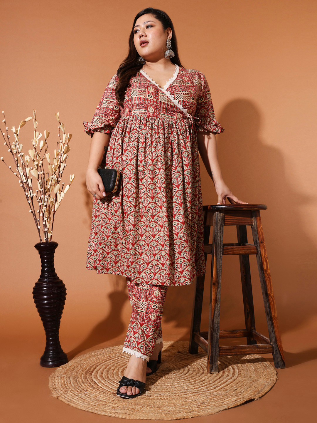 

MOOBA Women Printed Angrakha Patchwork Pure Cotton Kurta with Pyjamas, Maroon