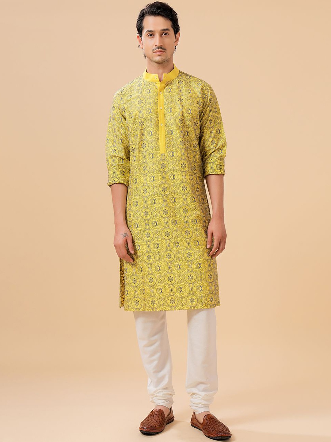 

RR Blue Ethnic Motifs Printed Band Collar Straight Raw Silk Kurta, Yellow