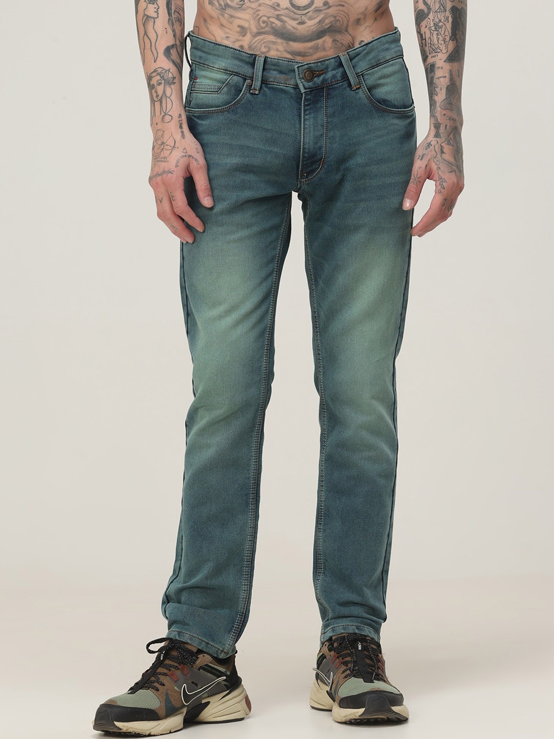 

VUDU Men Narrow Slim Fit Light Fade Stretchable Jeans, Blue