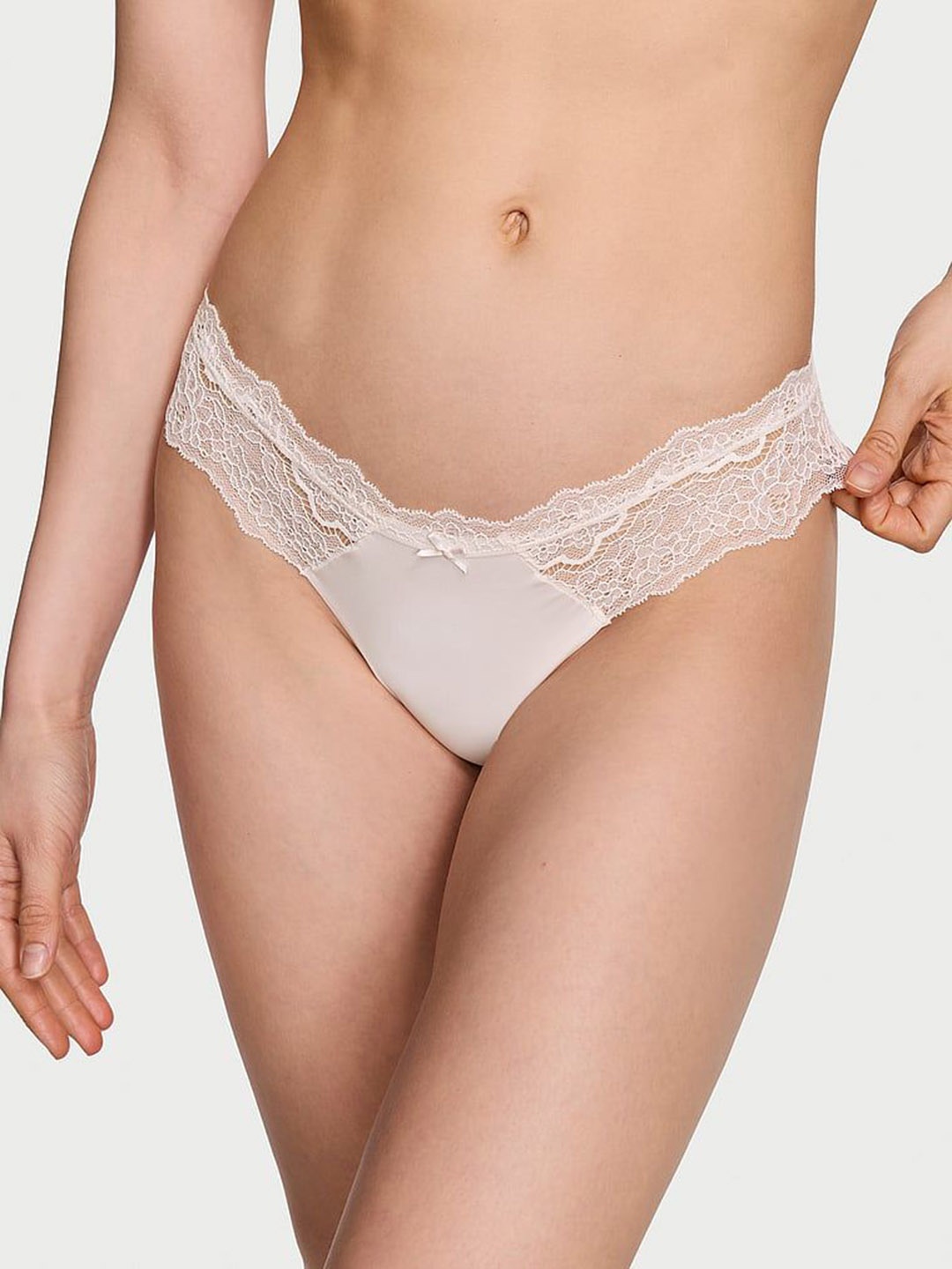 

Victoria's Secret Women Dream Angels Lace-Trim Thong Briefs1121940534Y5, White