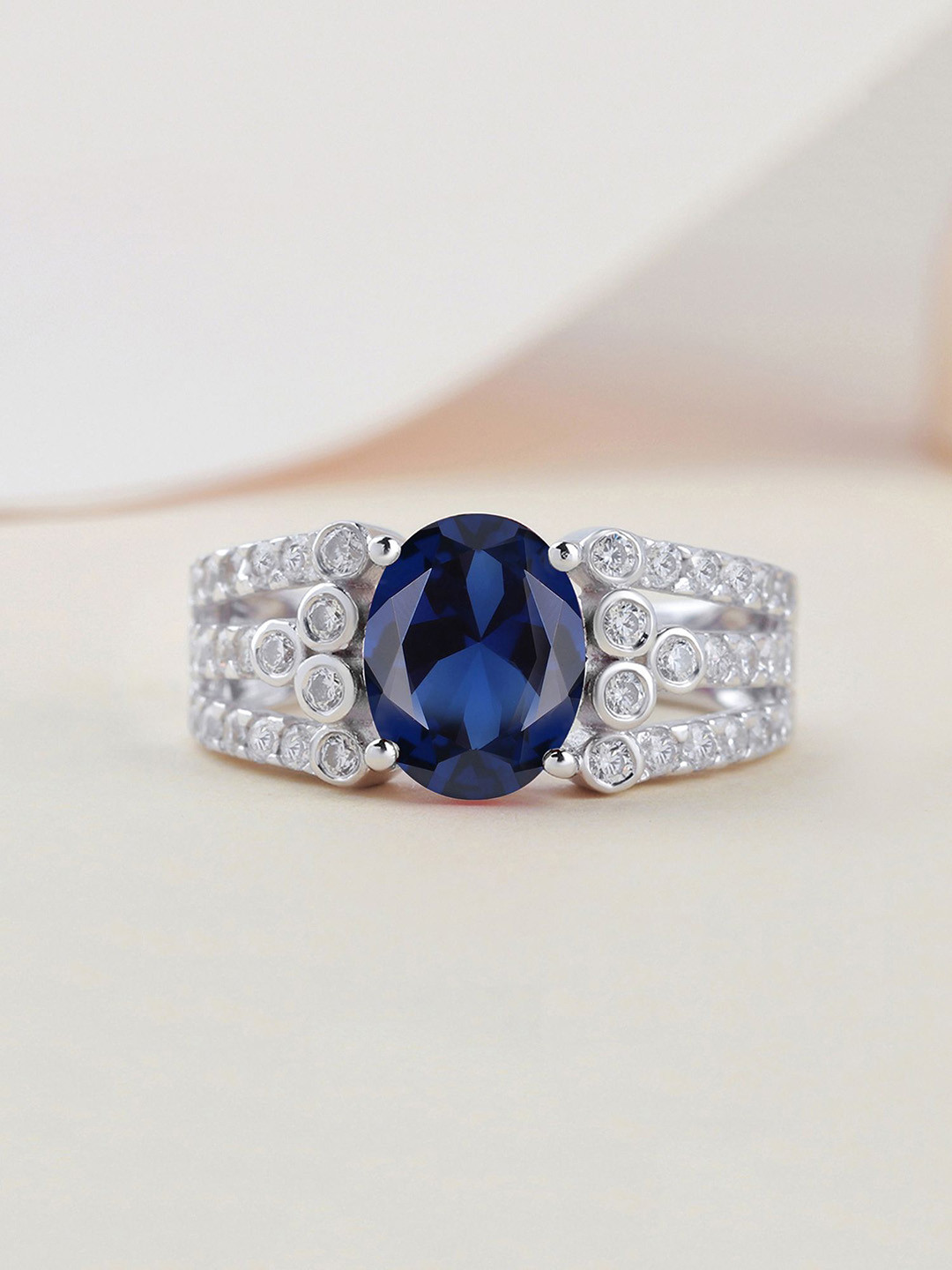 

Ornate Jewels 925 Sterling Silver Rhodium-Plated CZ Stone Studded Cluster Finger Ring