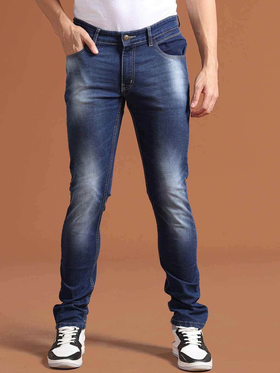 

VUDU Men Narrow Mid-Rise Slim Fit Light Fade Jeans, Navy blue