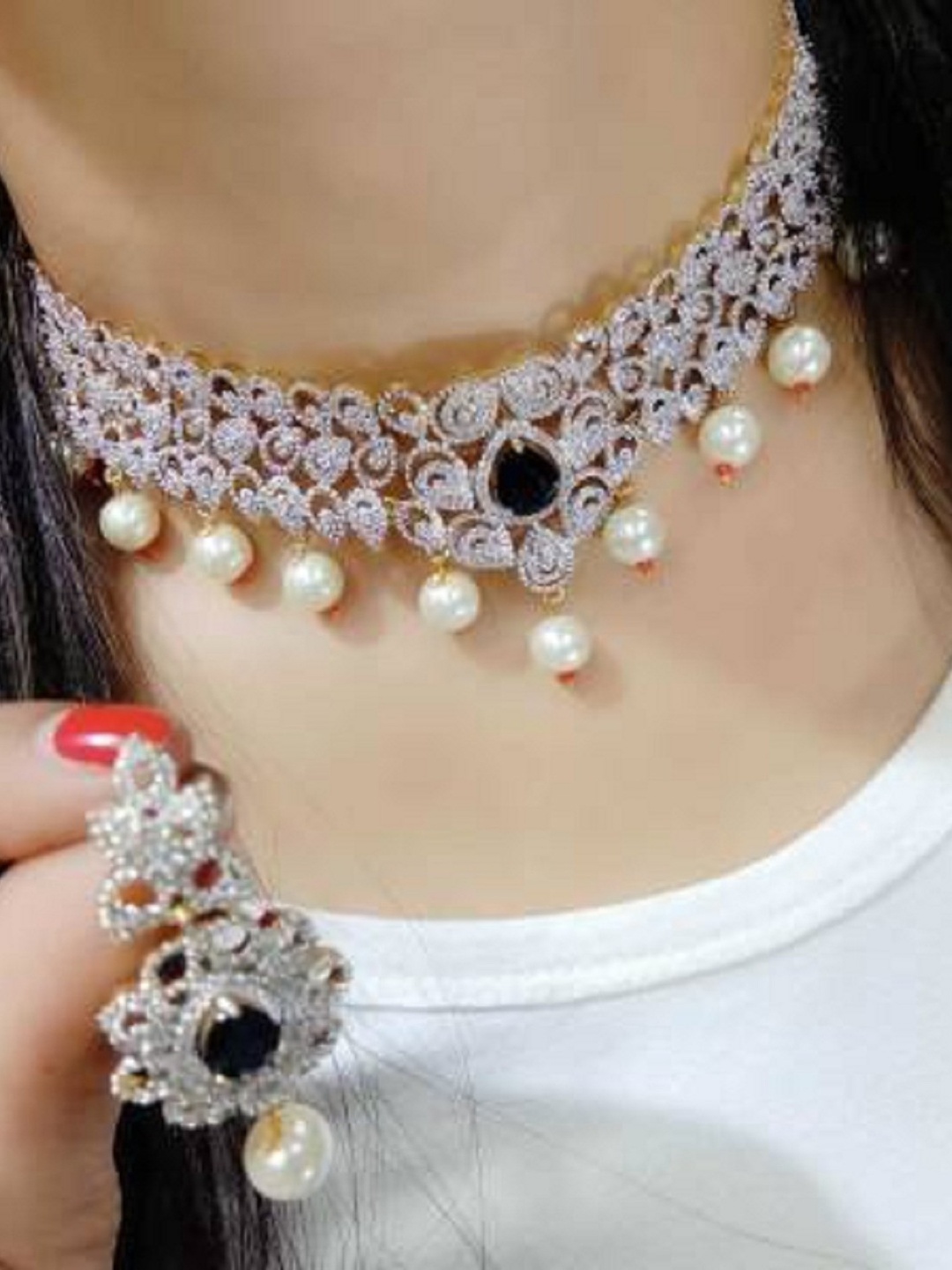 

SUNHARI AD Stone-Studded & Beaded Jewellery Set, Gold