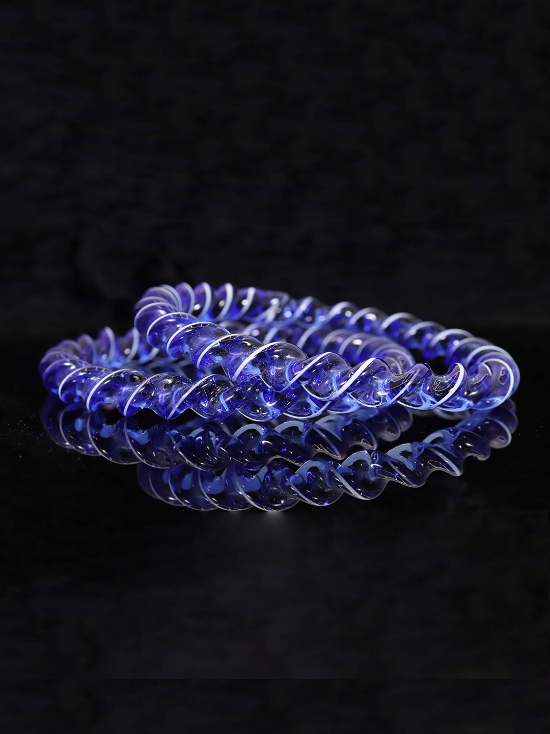 

ZULKA Set of 2 Twisted Bangles, Blue