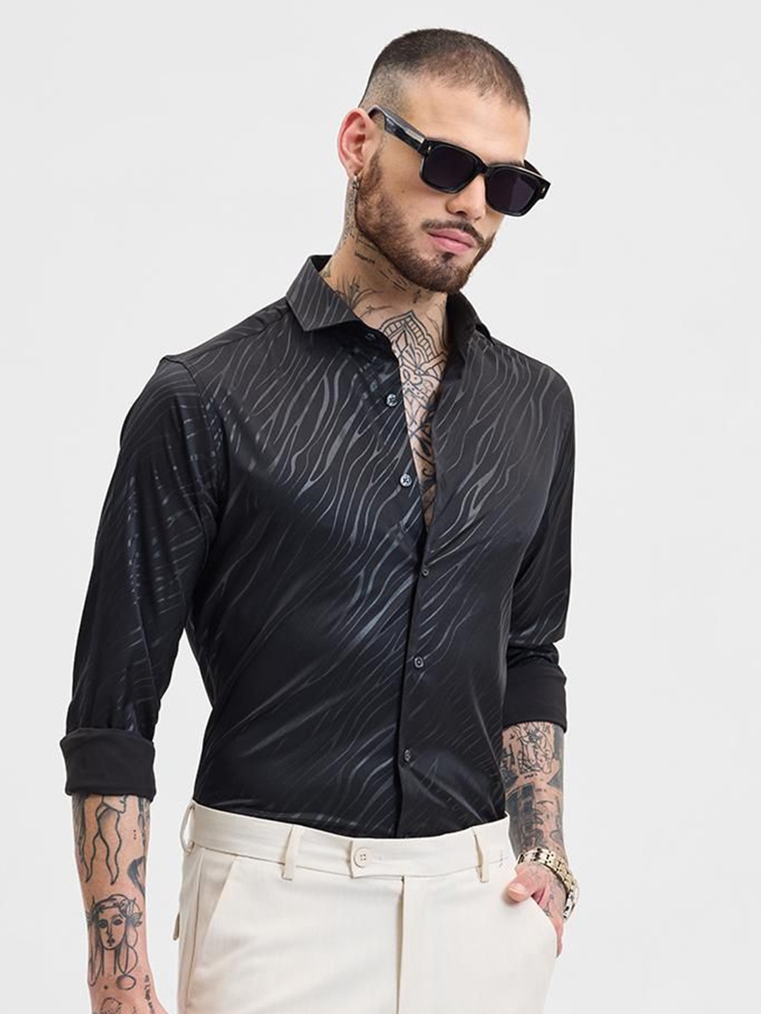 

Snitch Men Smart Spread Collar Abstract Printed Slim Fit Formal Shirt, Black