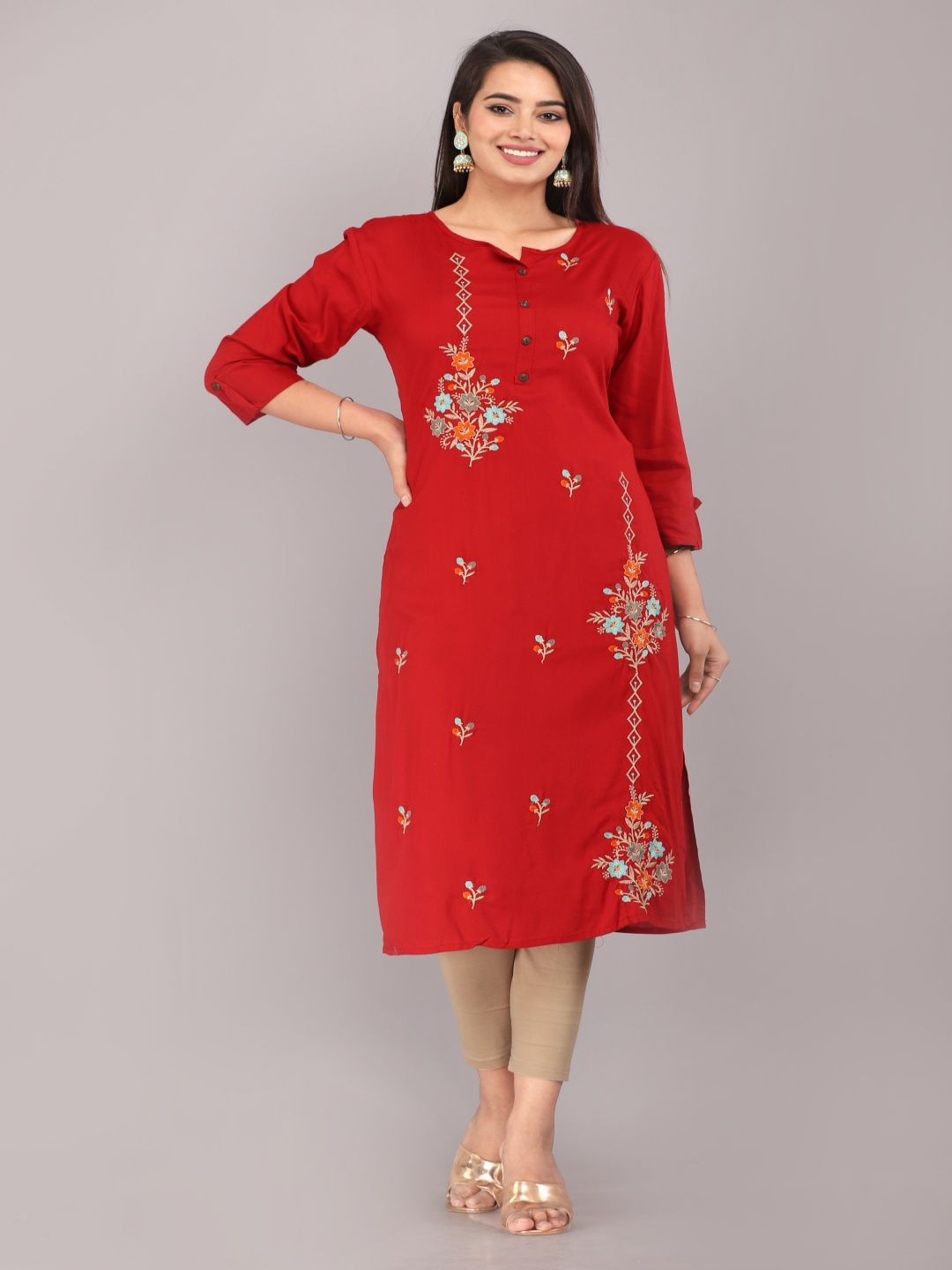 

Mehsoos Floral Embroidered Thread Work Straight Kurta, Red