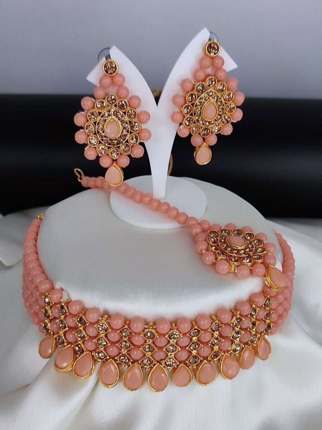 

JMBW INTERNATIONAL Gold-Plated Artificial Stones And Beads Jewellery Set