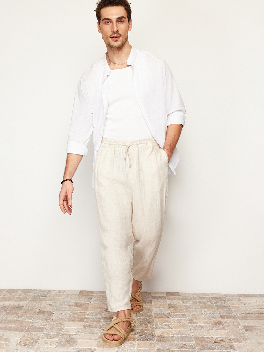

Trendyol Men Opaque Casual Shirt, Na
