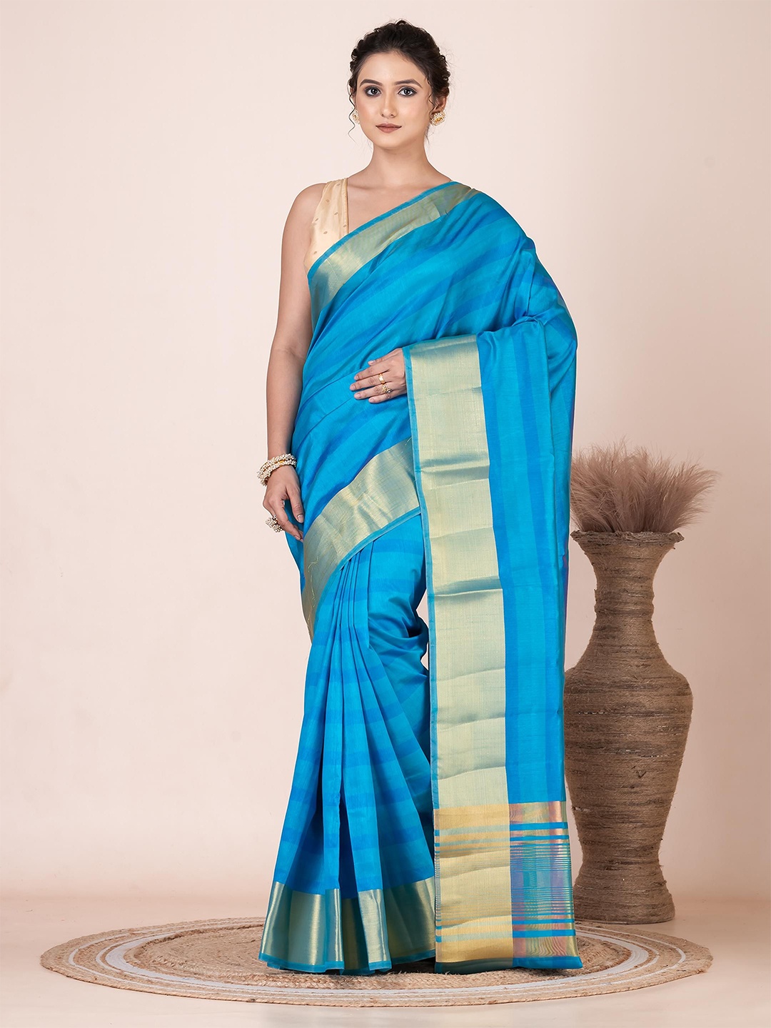 

VIBHAVARI Striped Zari Saree, Blue