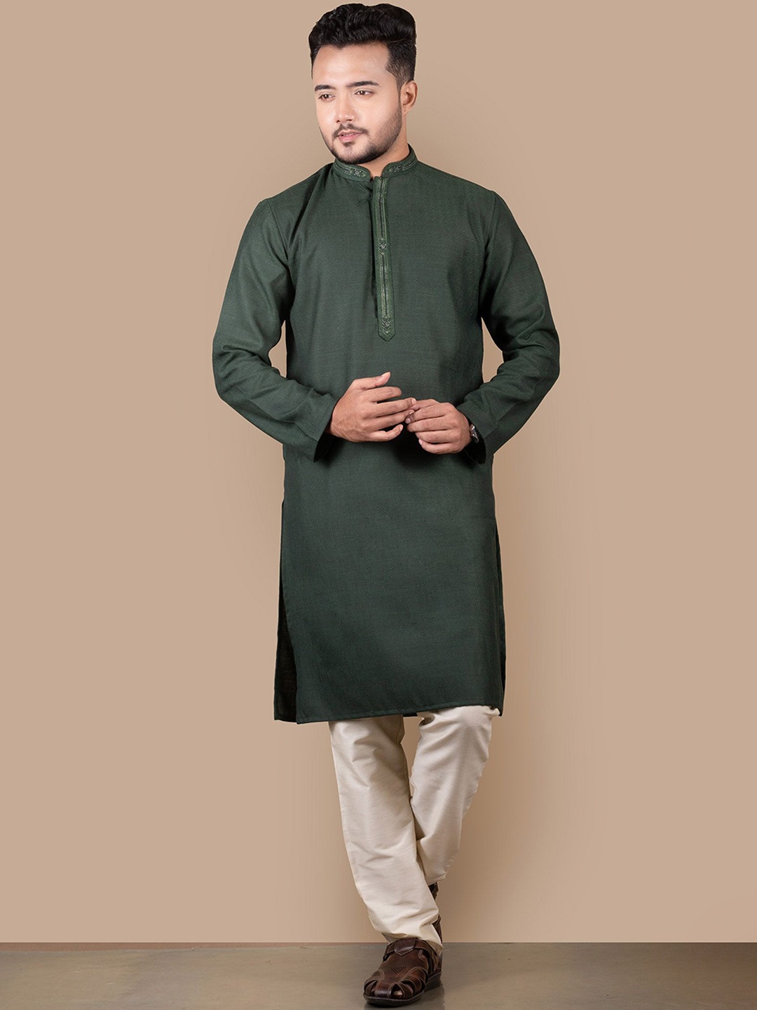 

HERE&NOW Green Mandarin Collar Geometric Woven Design Thread Work Straight Kurta