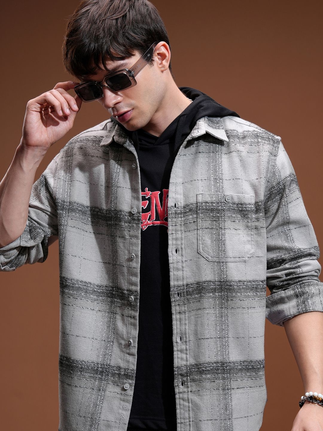 

HIGHLANDER Men Spread Collar Tartan Checked Cotton Relaxed Fit Casual Shirt, Grey