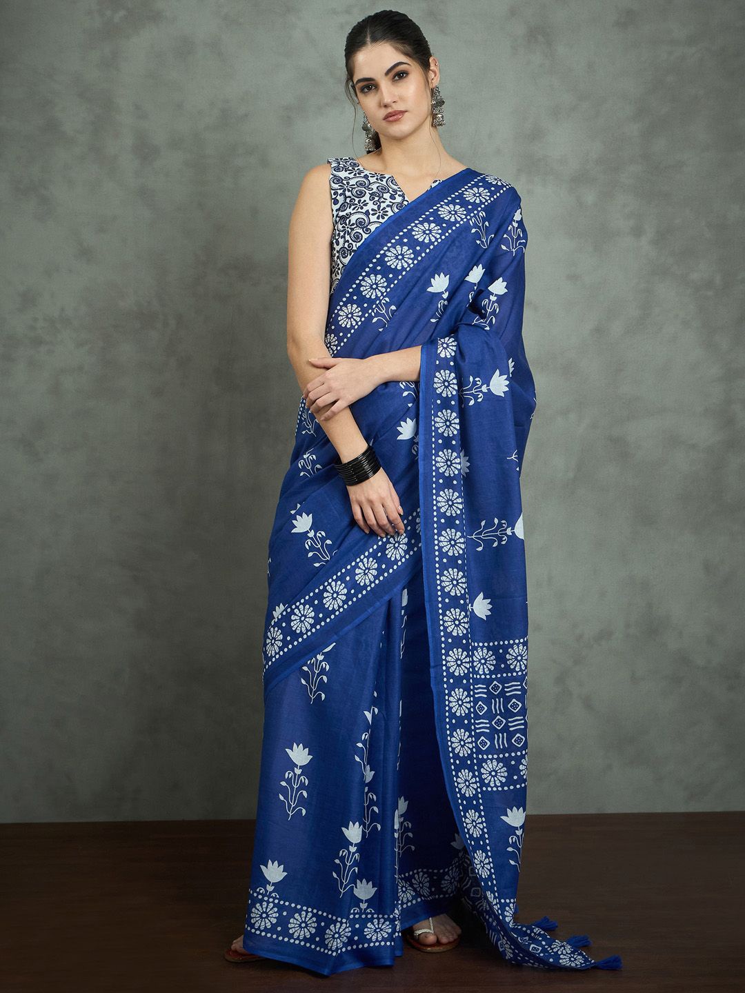 

Mitera Bagh Bagh Printed Daily Wear Saree, Blue