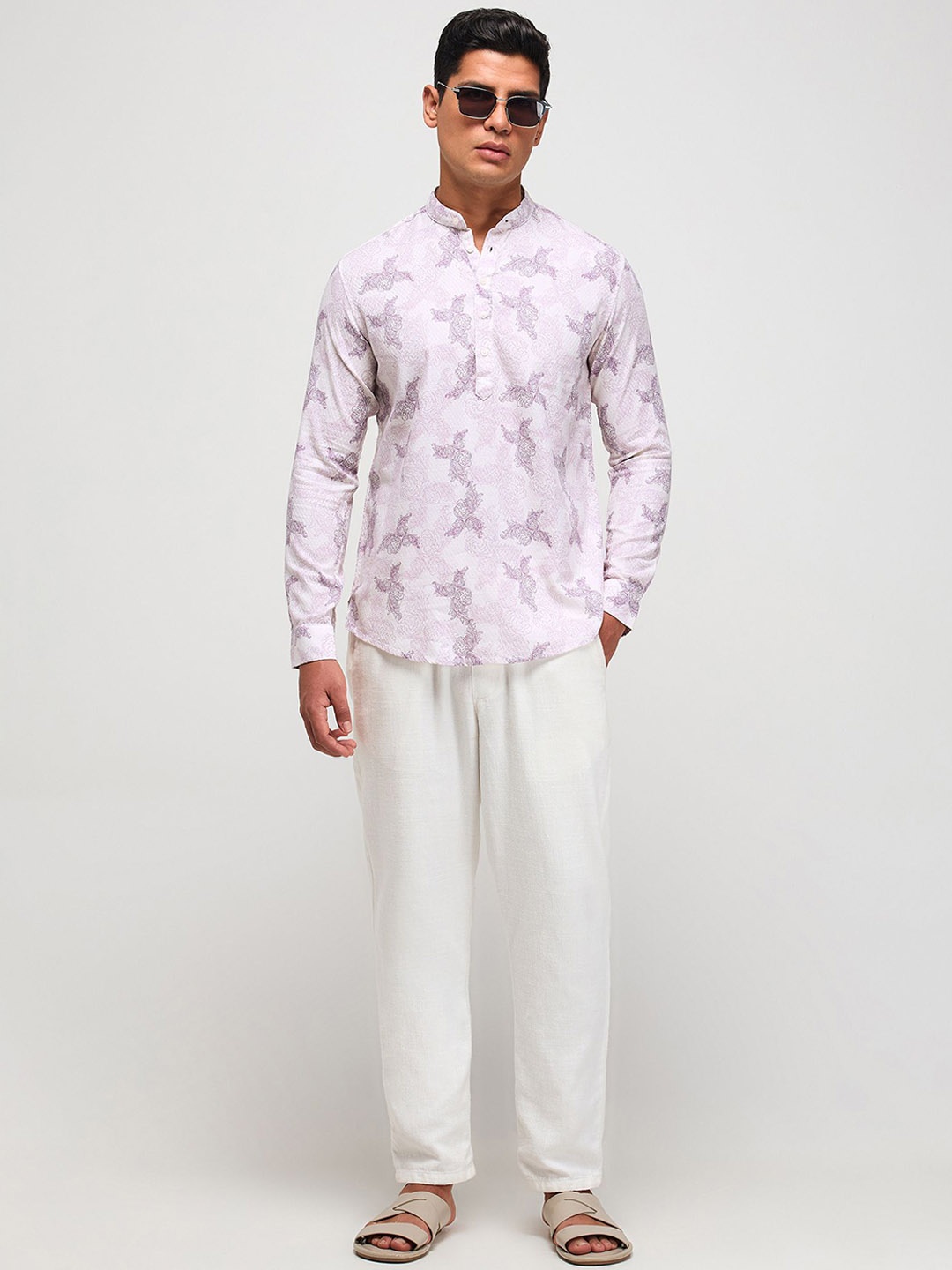 

Red Flame Ethnic Motifs Printed Mandarin Collar Pure Cotton Kurta, White