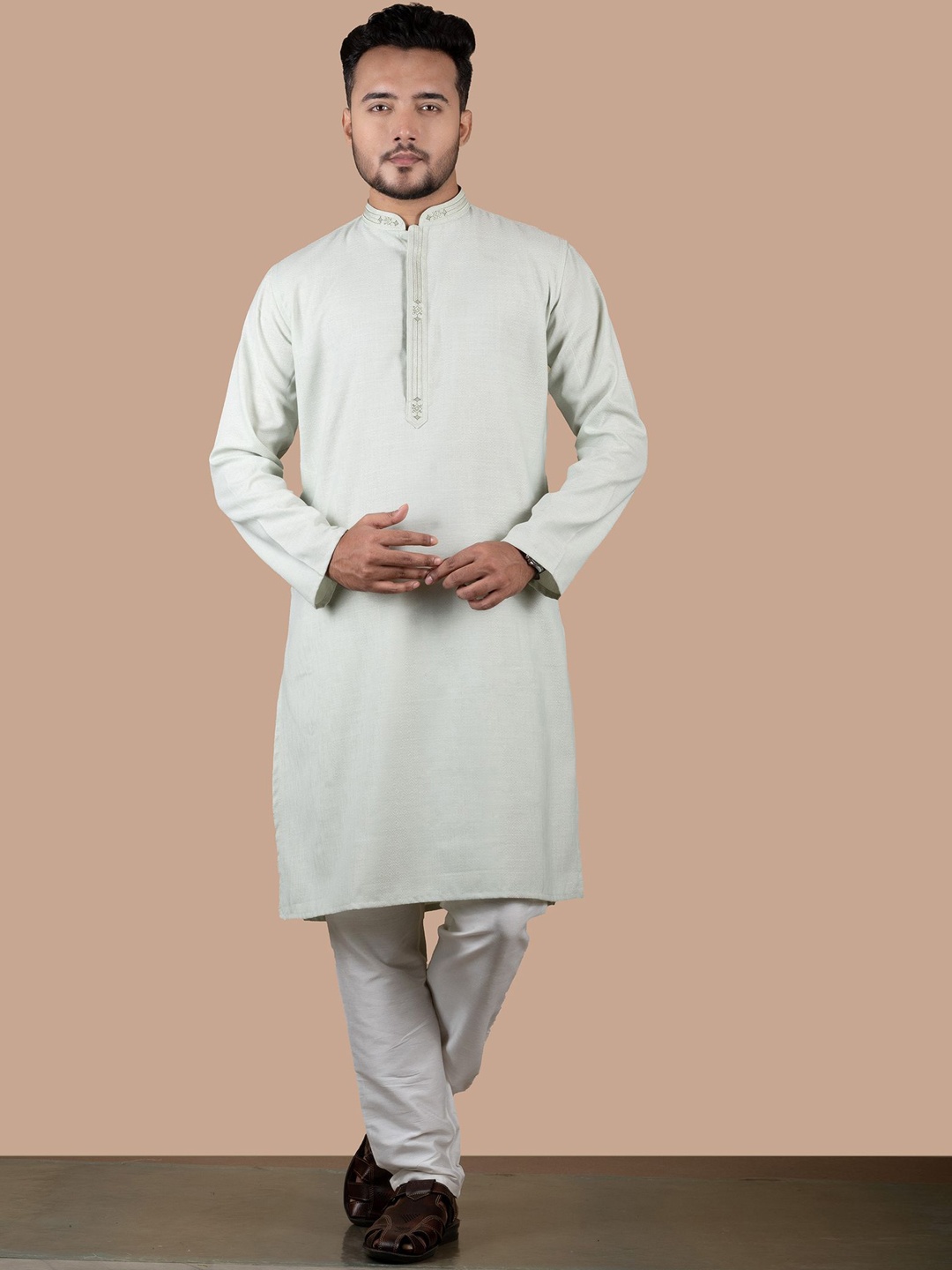 

HERE&NOW Green Geometric Woven Design Mandarin Collar Thread Work Cotton Straight Kurta