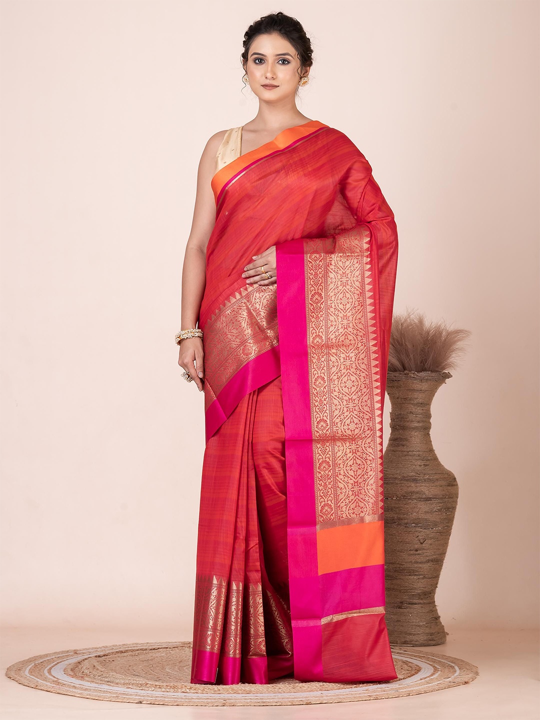 

VIBHAVARI Zari Saree, Pink