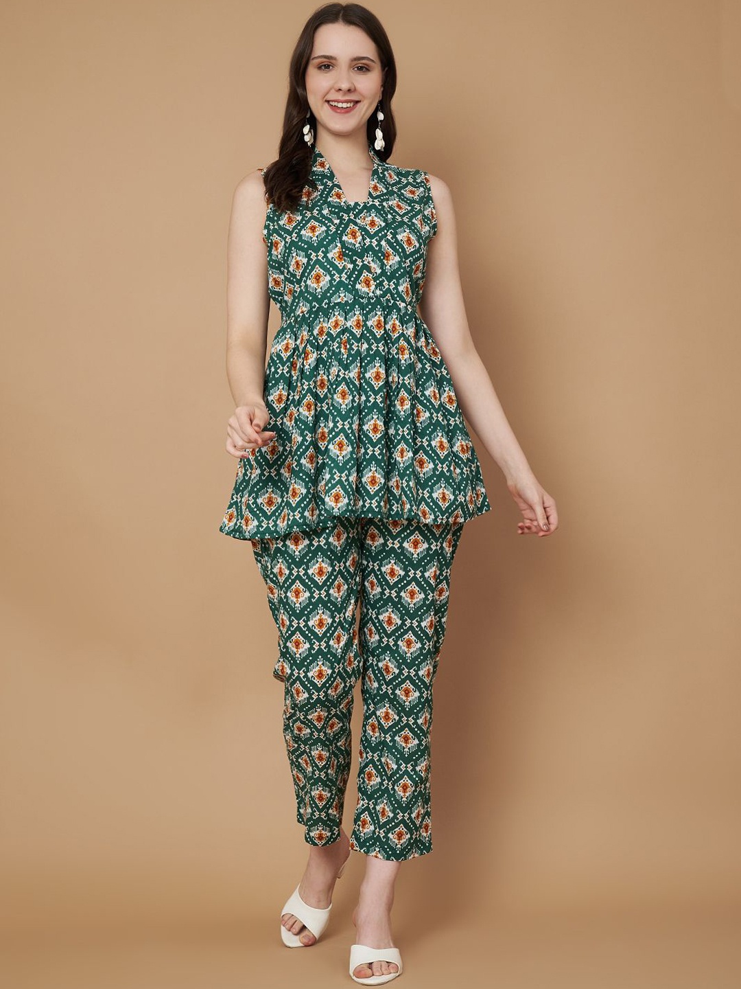 

Vastralay V-Neck Printed Pure Cotton Tunic With Trouser, Green