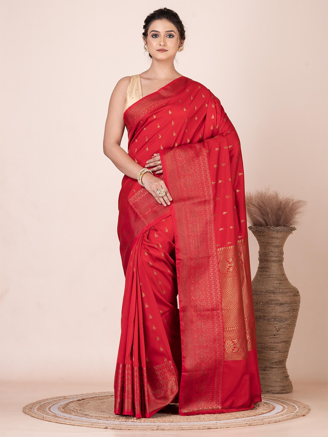 

VIBHAVARI Woven Design Ethnic Motifs Zari Saree, Red