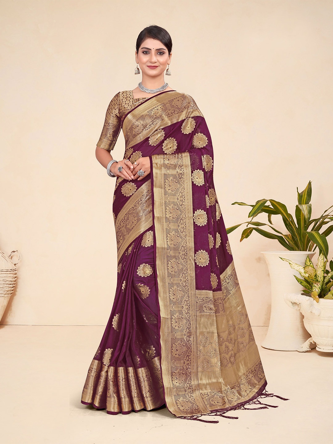 

KSM PRINTS Woven Design Zari Saree, Maroon