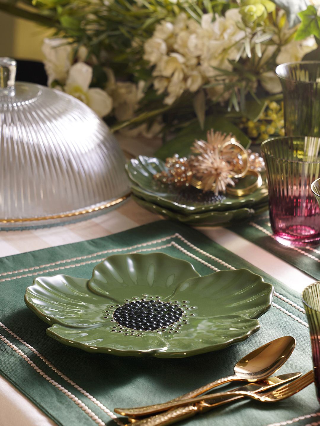 

Pure Home and Living Green & Black Floral Shaped Ceramic Food Platter
