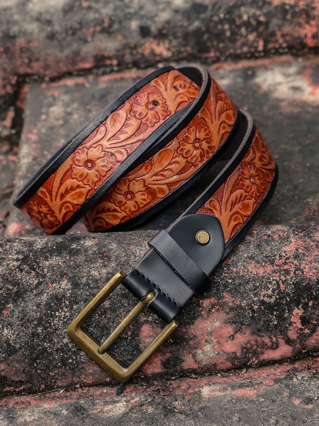 

Celtic Unisex Textured Leather Belt, Black
