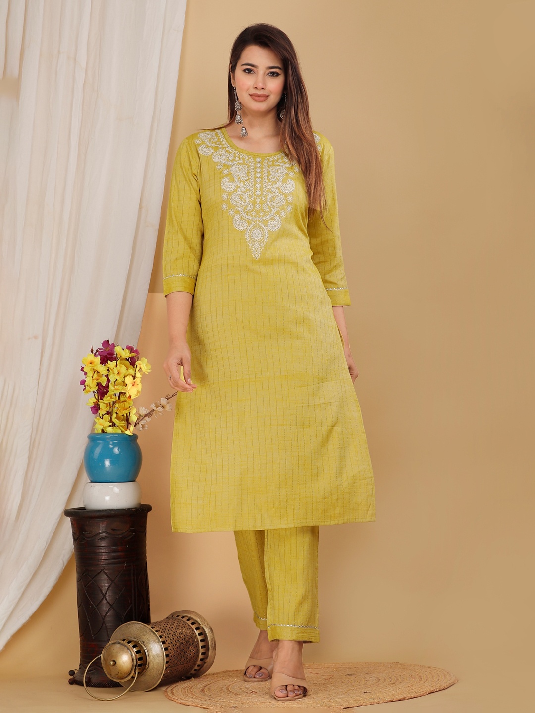 

Mehsoos Paisley Embroidered Thread Work Pure Cotton Kurta with Trousers, Yellow