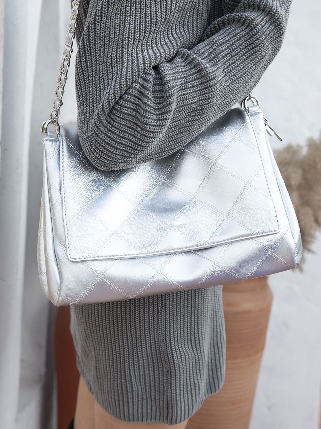 

MINI WESST Women Textured Structured Shoulder Bag, Grey