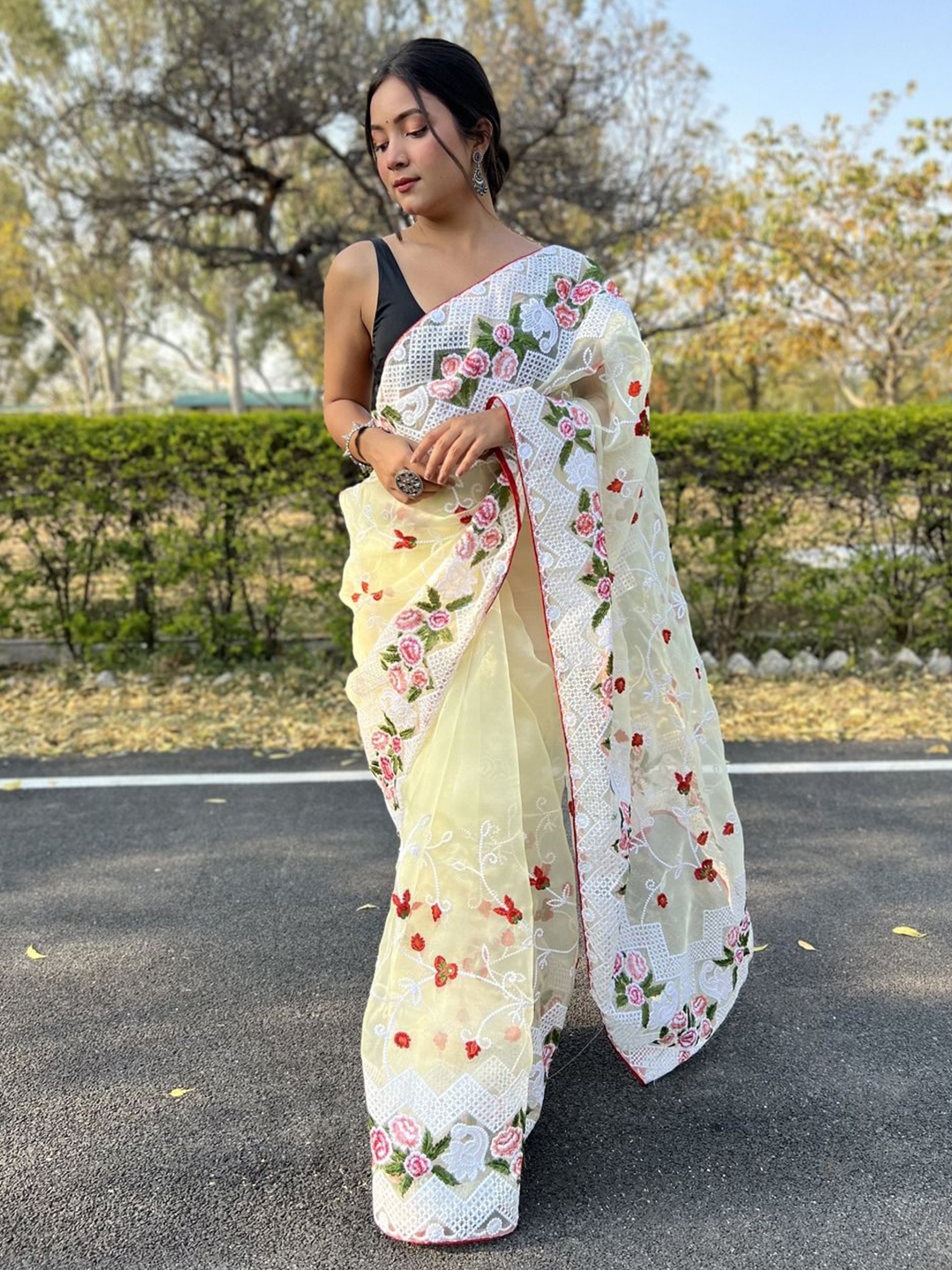 

Anouk Floral Embroidered Organza Saree, Yellow