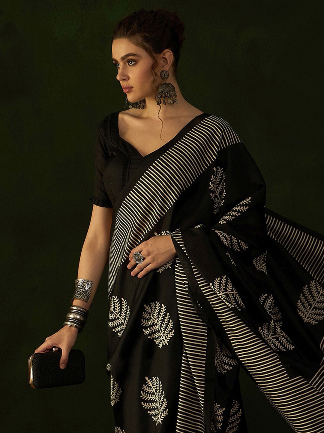 

Sangria Bagh Printed Dabu Saree With Blouse, Black