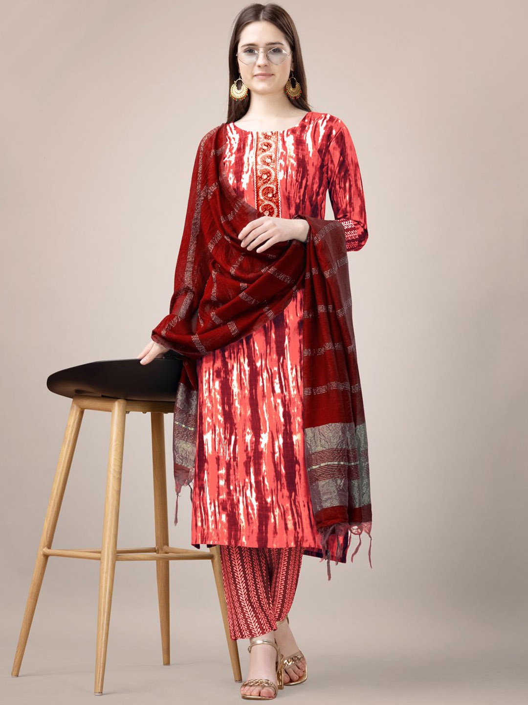 

BERISTON Abstract Printed Straight Kurta With Trouser & Dupatta, Orange