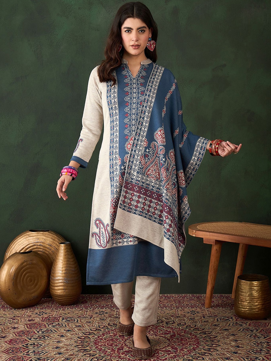 

Sangria Woven Design Kurta & Trouser With Dupatta, Grey