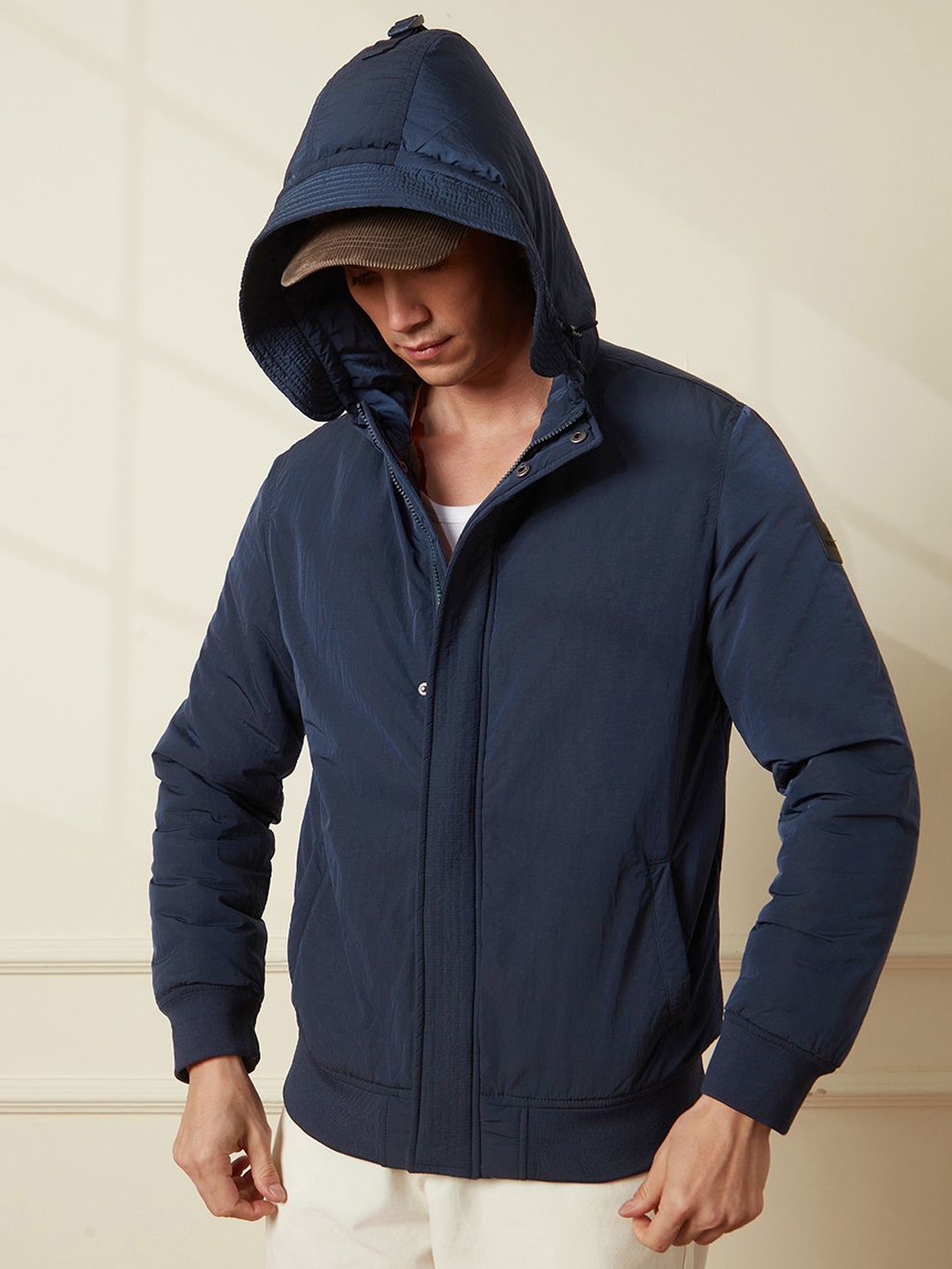 

WROGN Men Nylon Padded Jacket, Navy blue