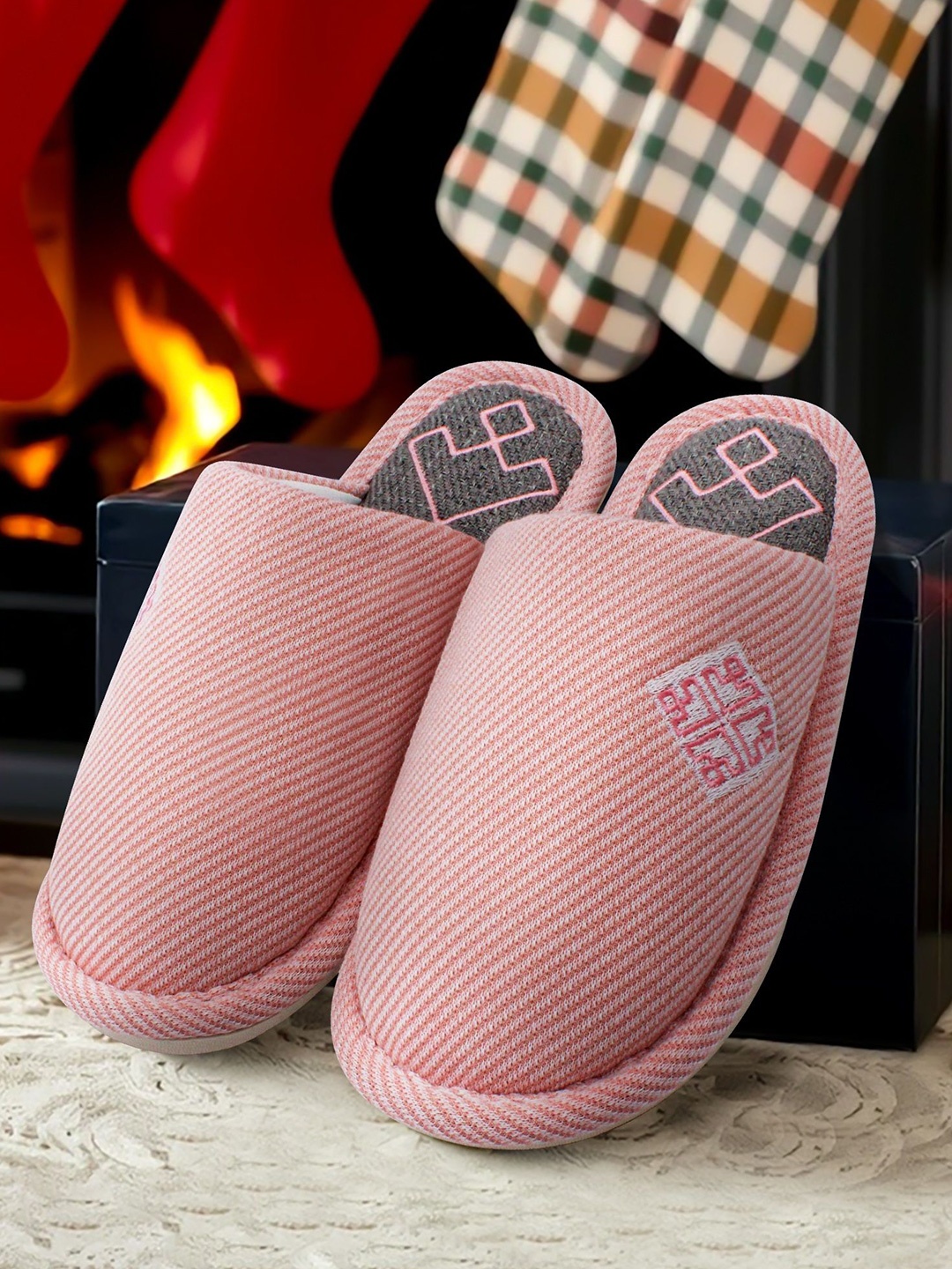 

JENNA Women Winter Room Slippers, Pink