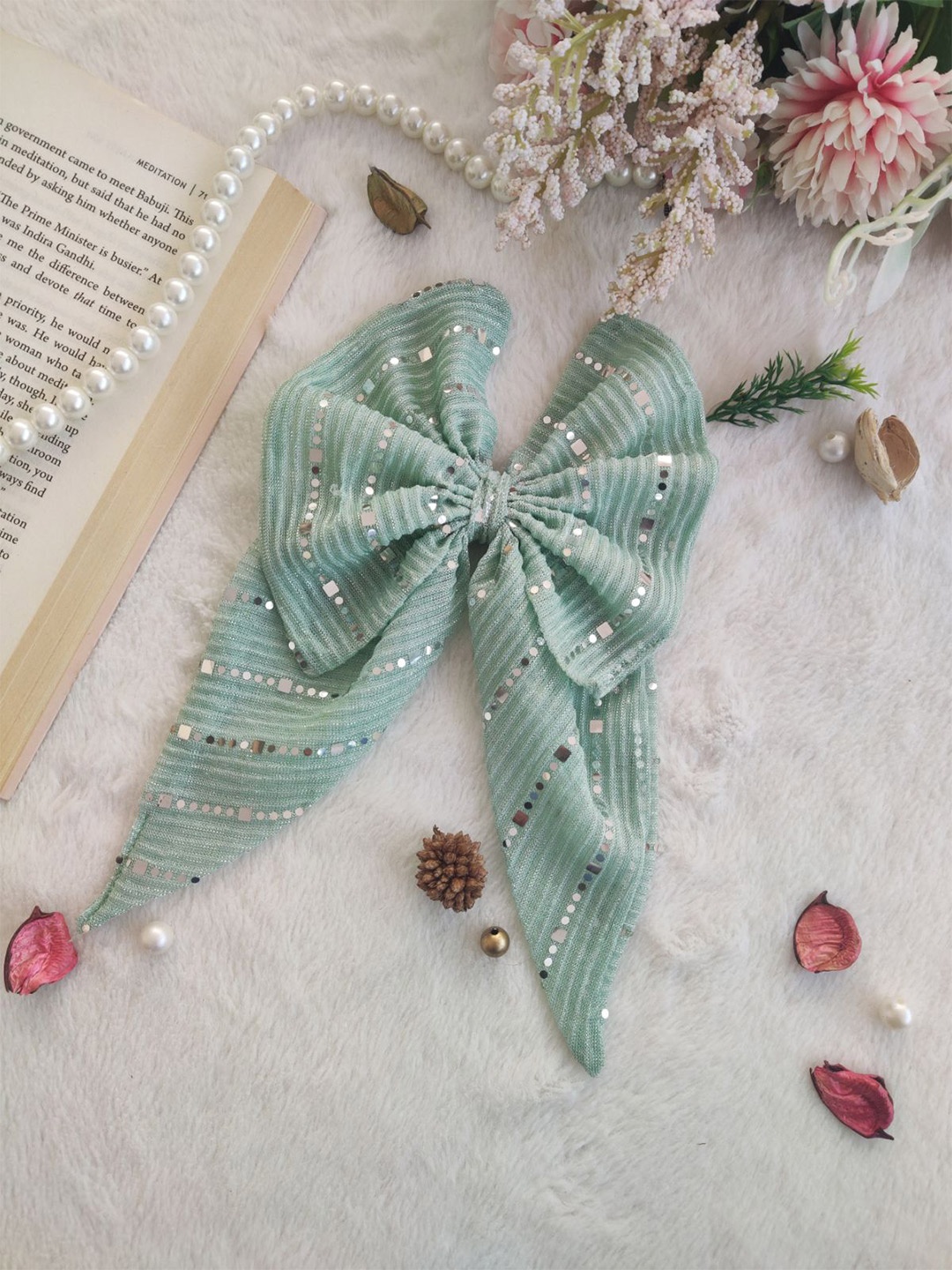 

LABEL KANUPRIYA Women Embellished Hair Bow Clip, Green