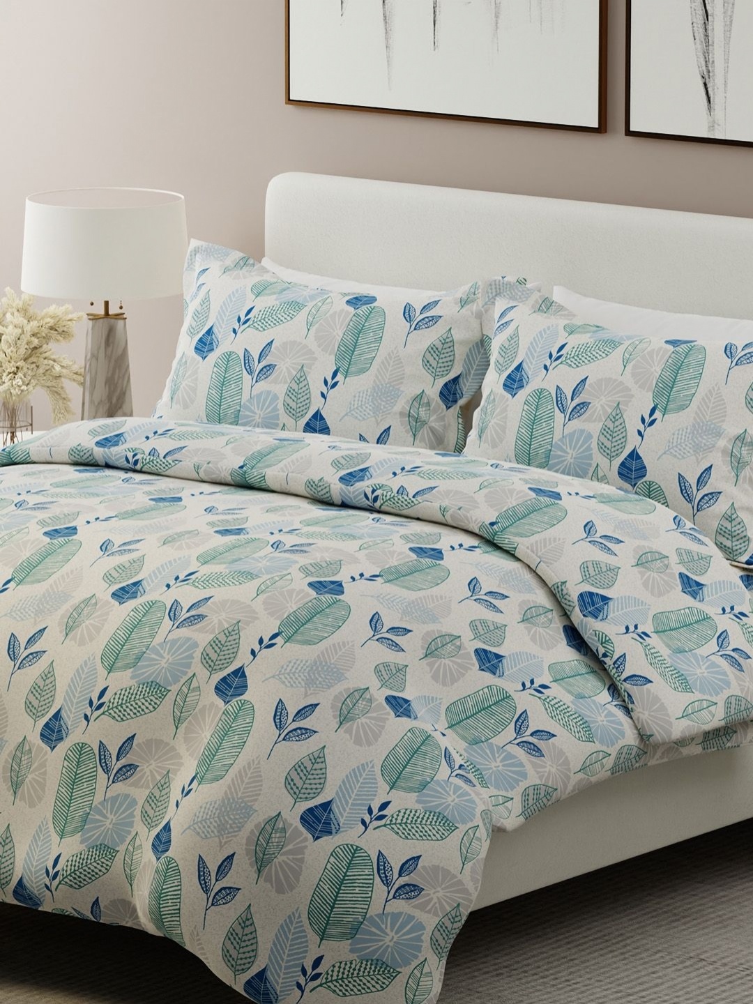 

Boutique Living India Blue & White Floral 200 TC Cotton King Bedsheet Set 2.74 m x 2.74 m