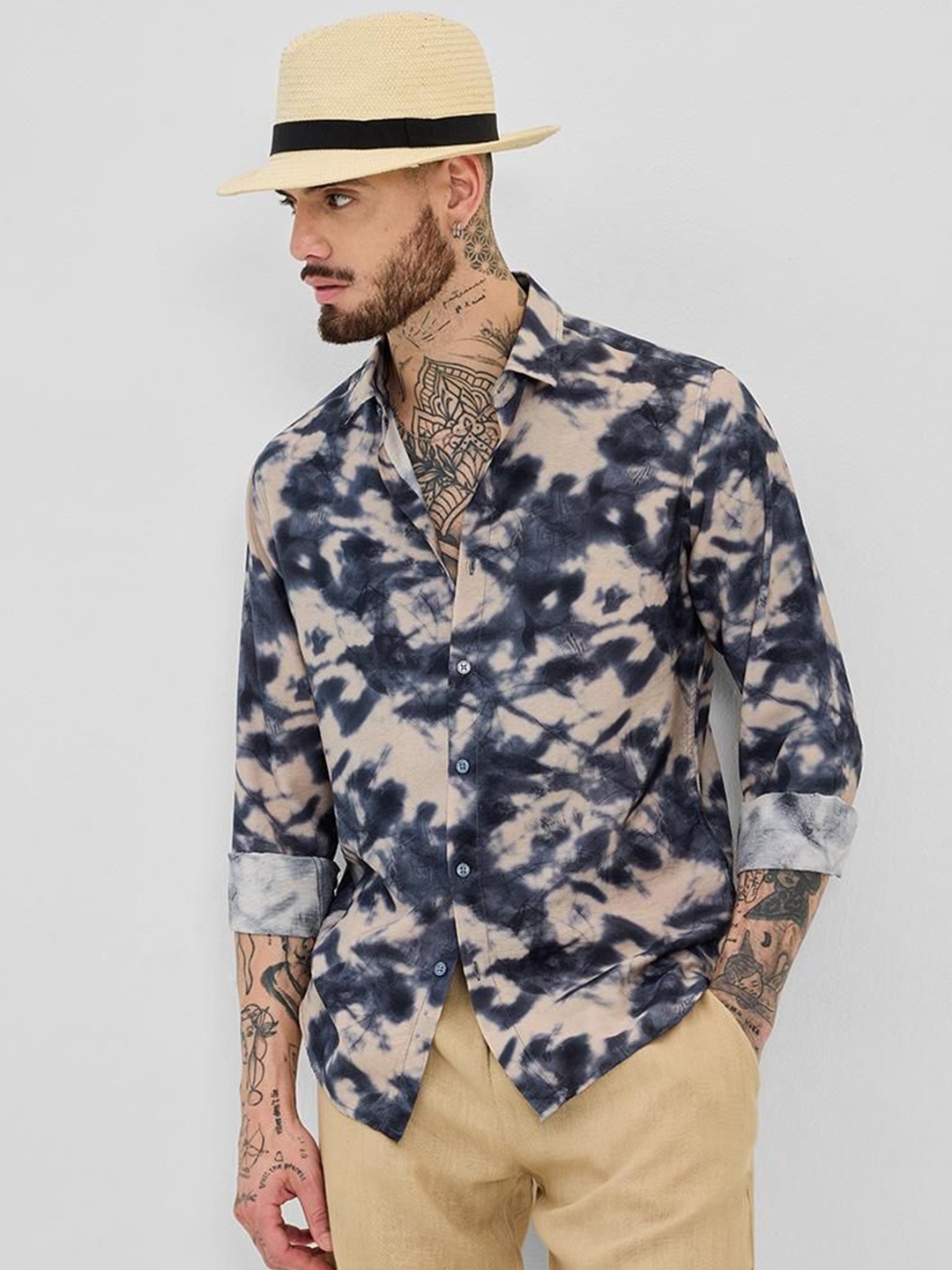 

Snitch Men Smart Spread Collar Abstract Printed Casual Shirt, Blue