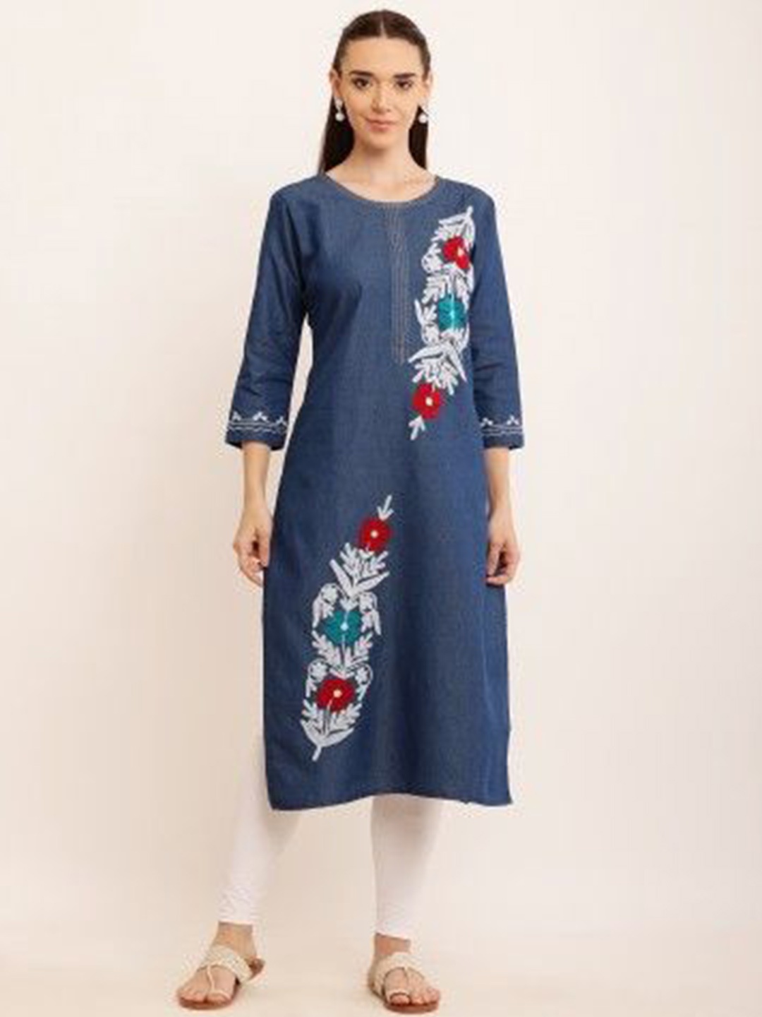 

Sellingsea Women Floral Embroidered Thread Work Kurta, Blue