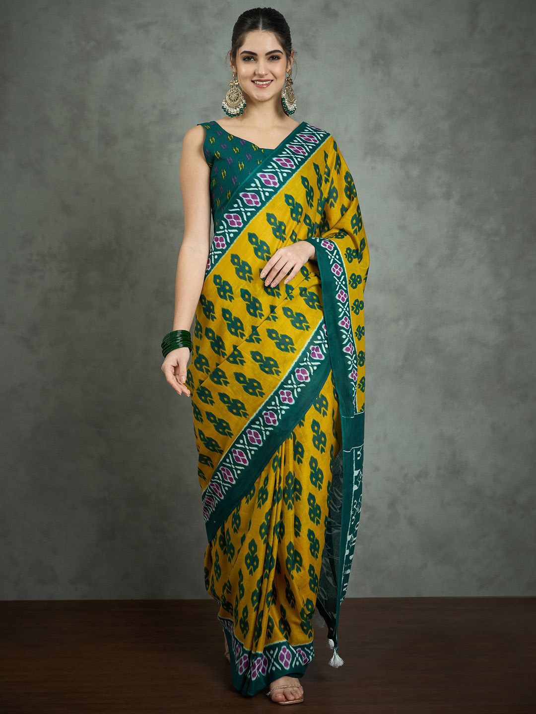 

Mitera Women Bagh Printed Saree With Blouse Piece, Mustard