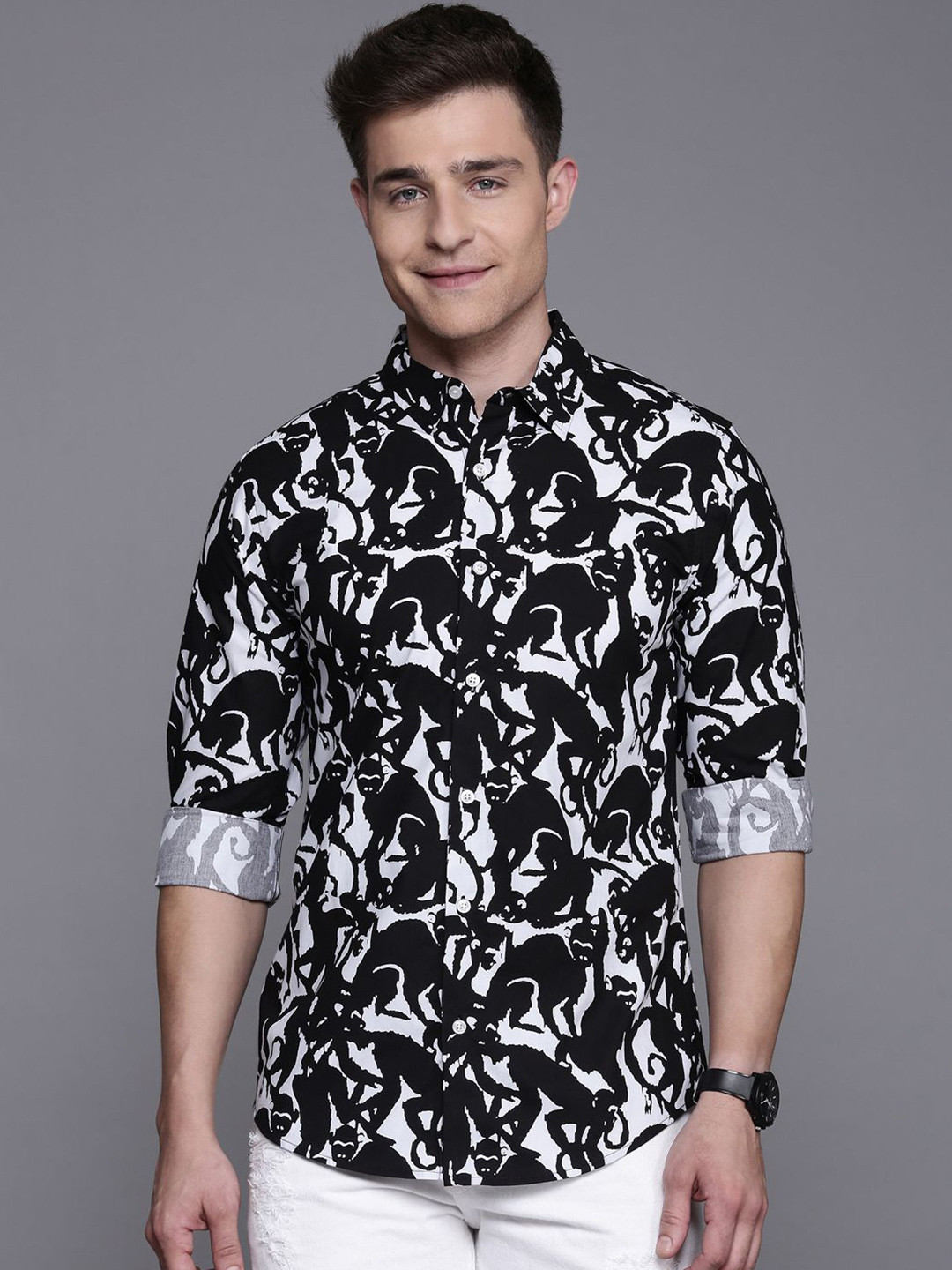 

Mast & Harbour Men Standard Spread Collar Conversational Printed Cotton Casual Shirt, Black