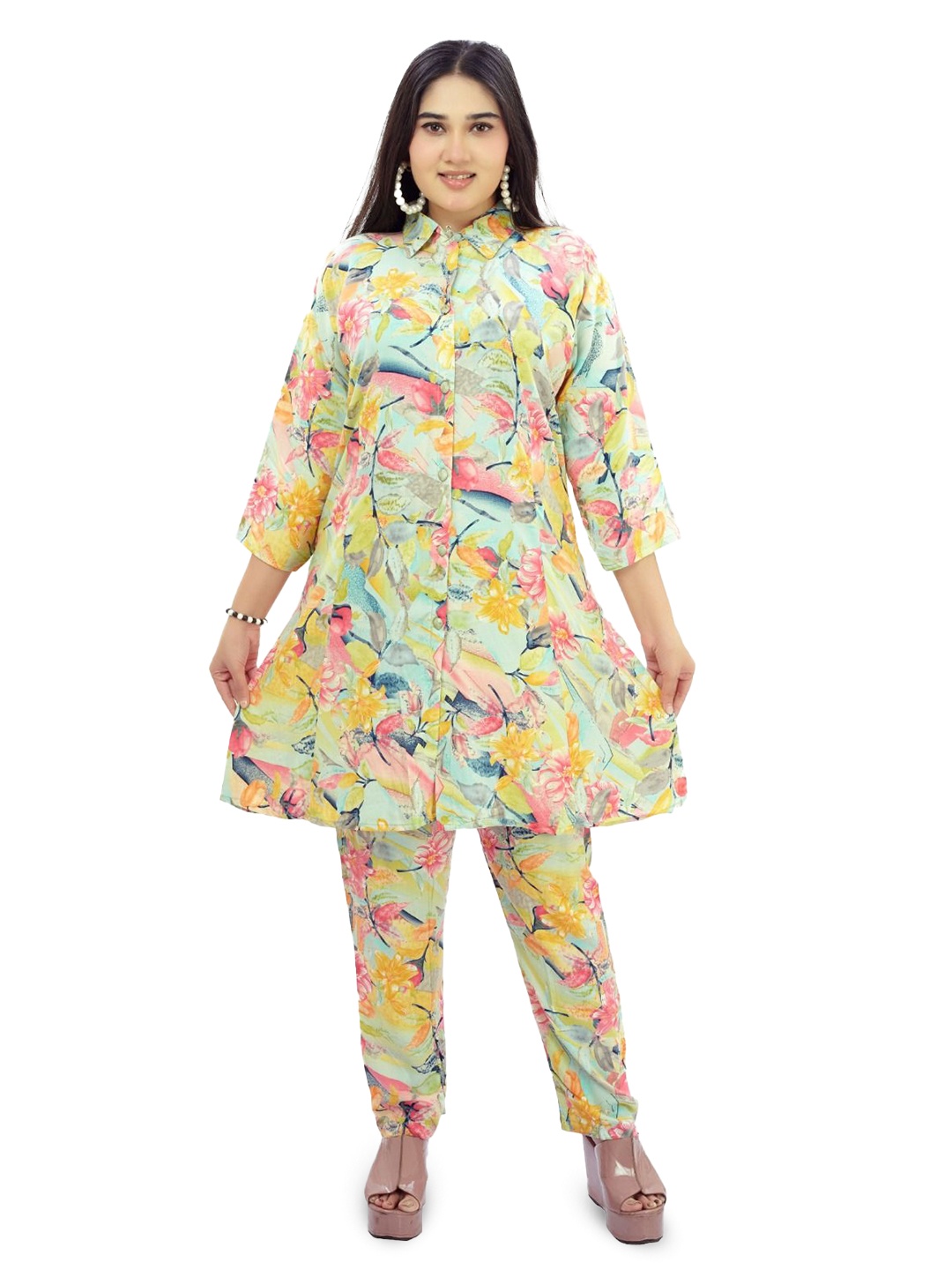 

Ayukti Women Floral Printed Shirt Collar Kurta & Trouser Co-Ord Sets, Green