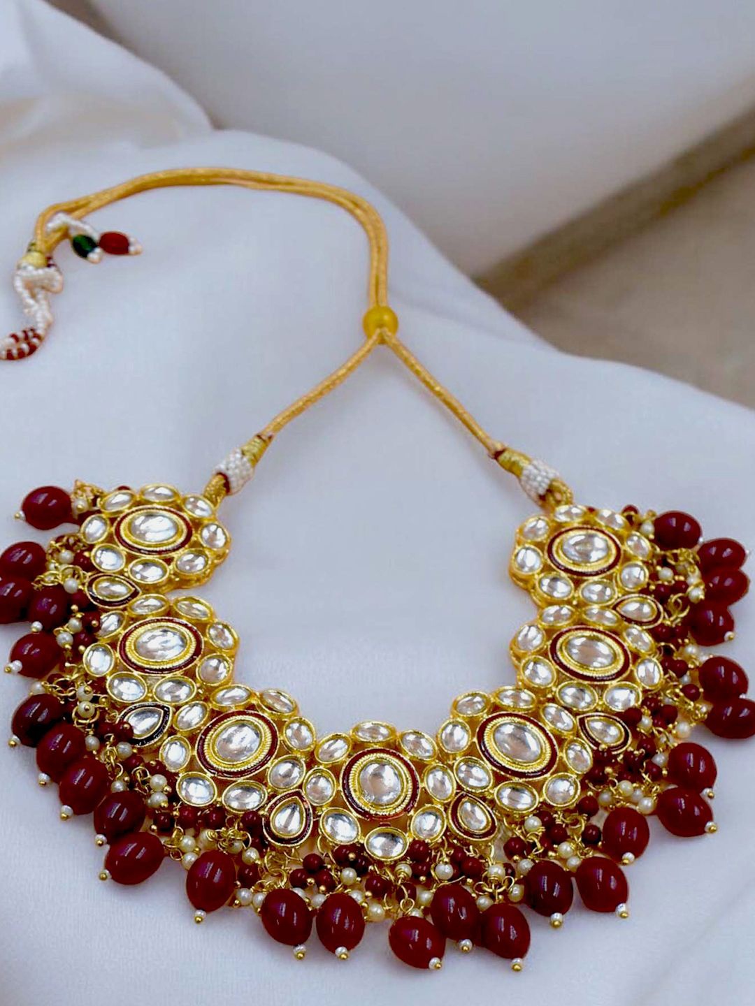 

TISHUL JEWELS Gold-Plated Stones Studded & Beaded Jewellery Set