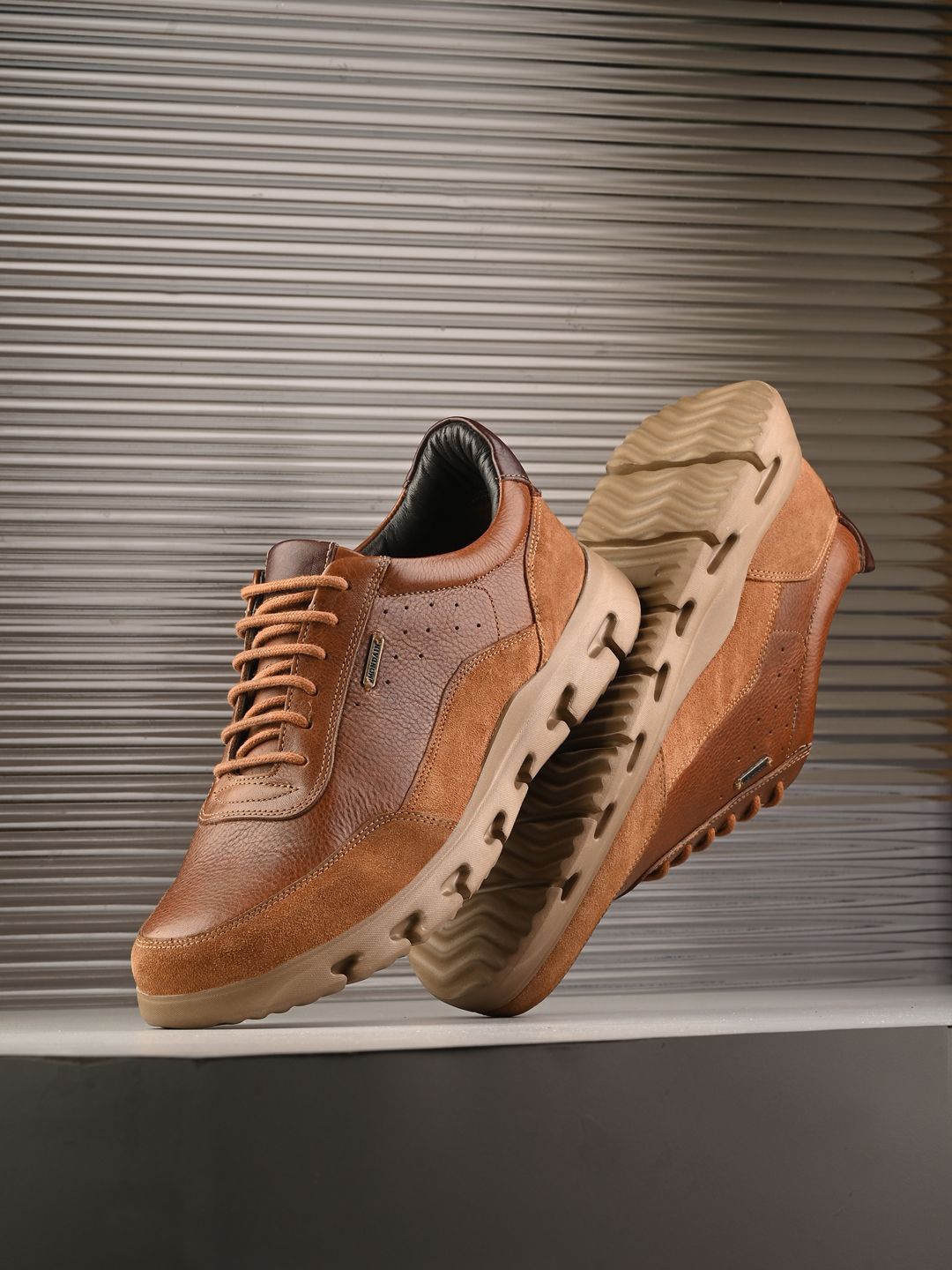 

MONDAIN Men Round Toe Leather Sneakers, Tan