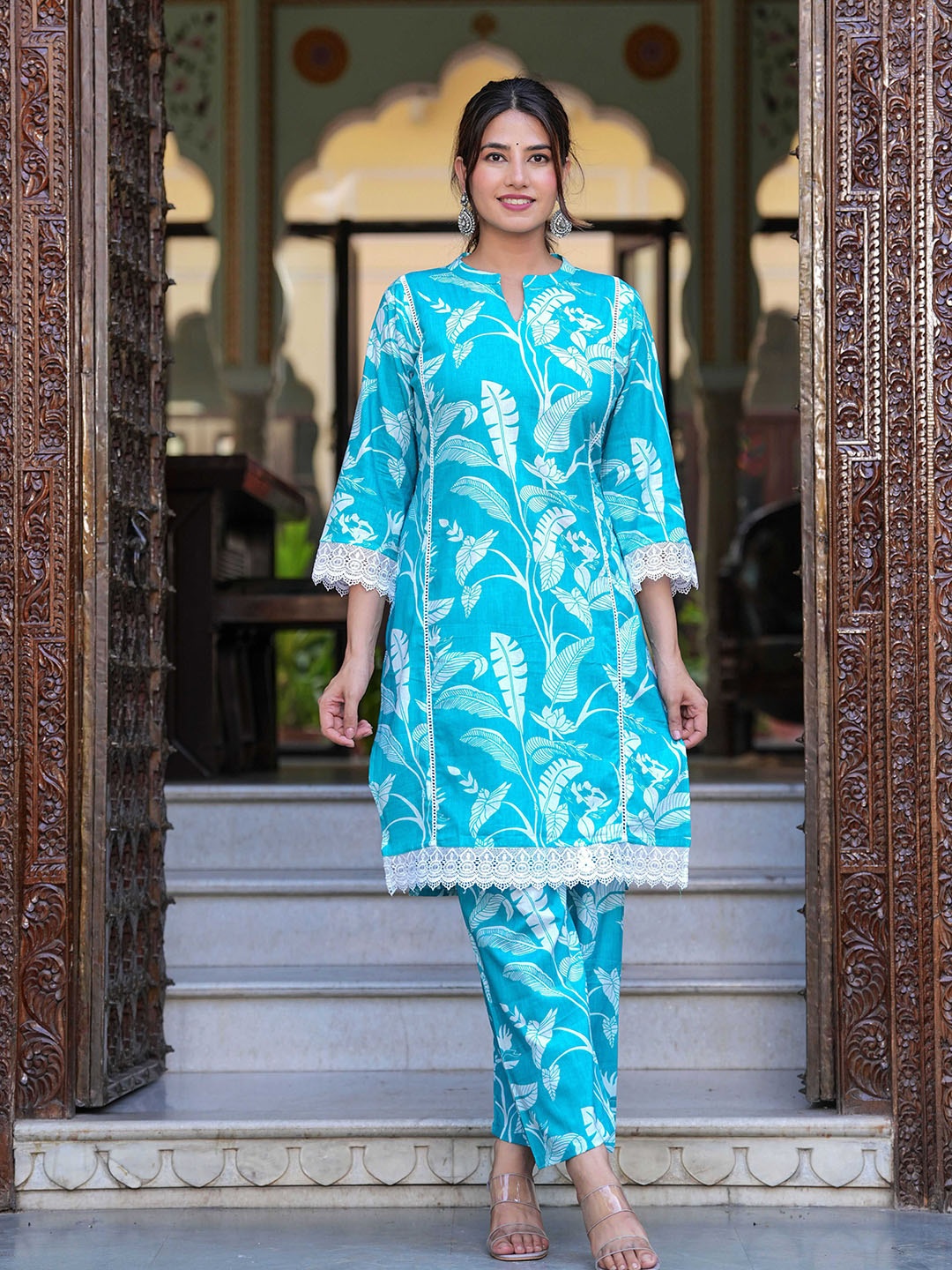 

FCV Floral Printed Regular Pure Cotton Kurta with Trousers, Blue