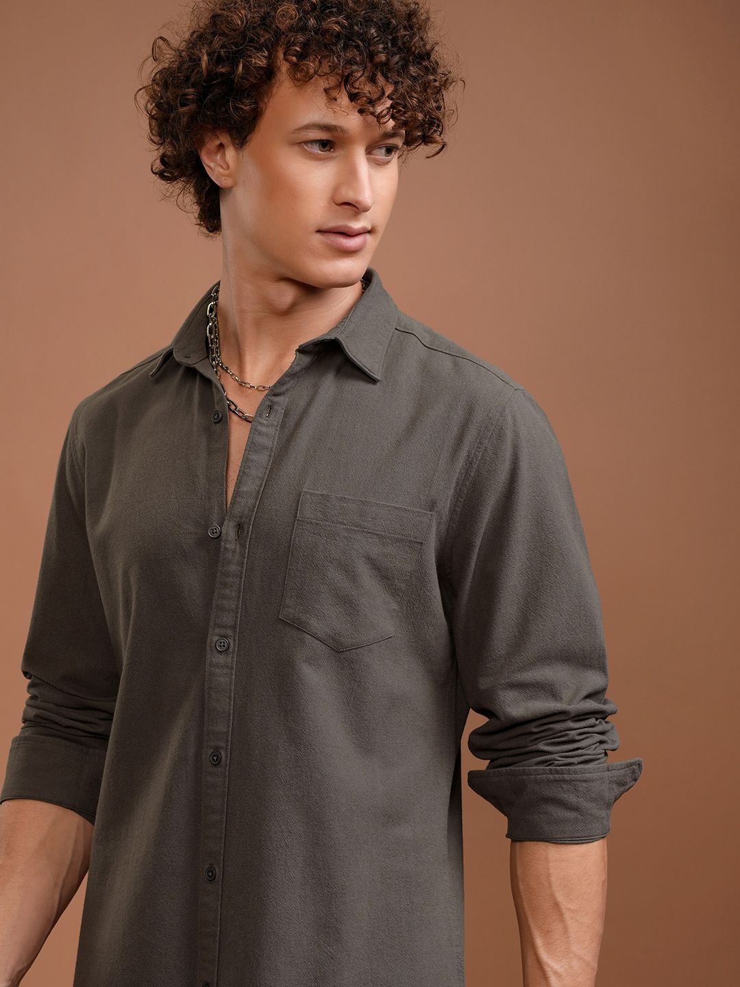 

HIGHLANDER Men Spread Collar Solid Cotton Casual Shirt, Grey