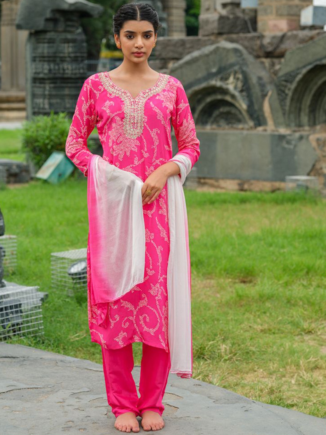 

Hassu's Bandhani Printed Pure Silk Kurta with Trousers & Dupatta, Pink