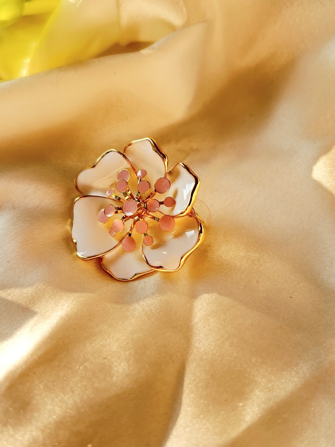 

The Jewellery Tale Gold-Plated Floral Shaped Buds in Centre Studs, Pink