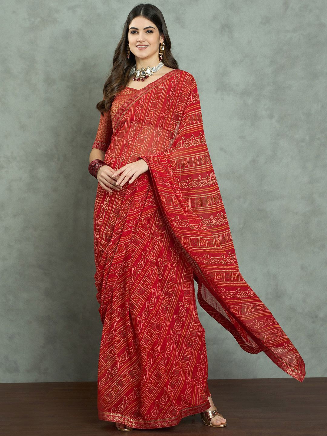 

Mitera Bandhani Poly Georgette Bandhani Saree, Red