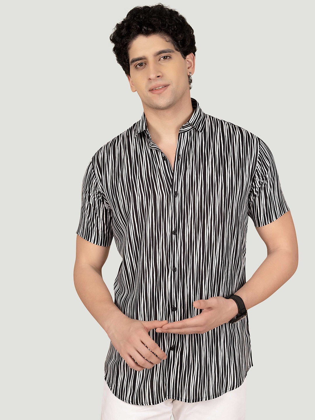 

ALMATY Men Comfort Spread Collar Vertical Striped Casual Shirt, Black